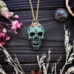 What is the Correct Way to Wear a Skull Necklace?