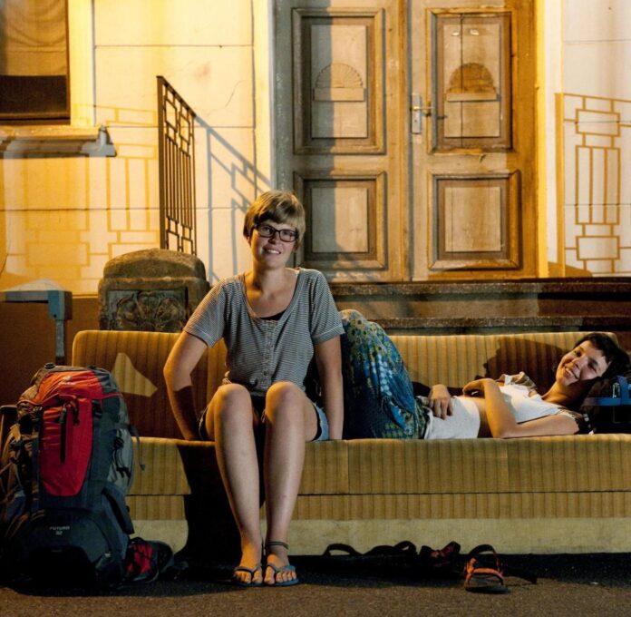 Couchsurfing Everything You Need To Know Omnitos